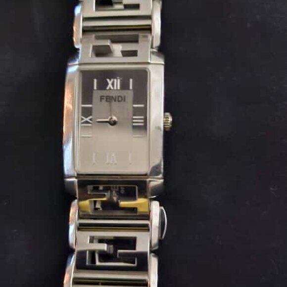 FENDI Forever Watch - Picture 1 of 5